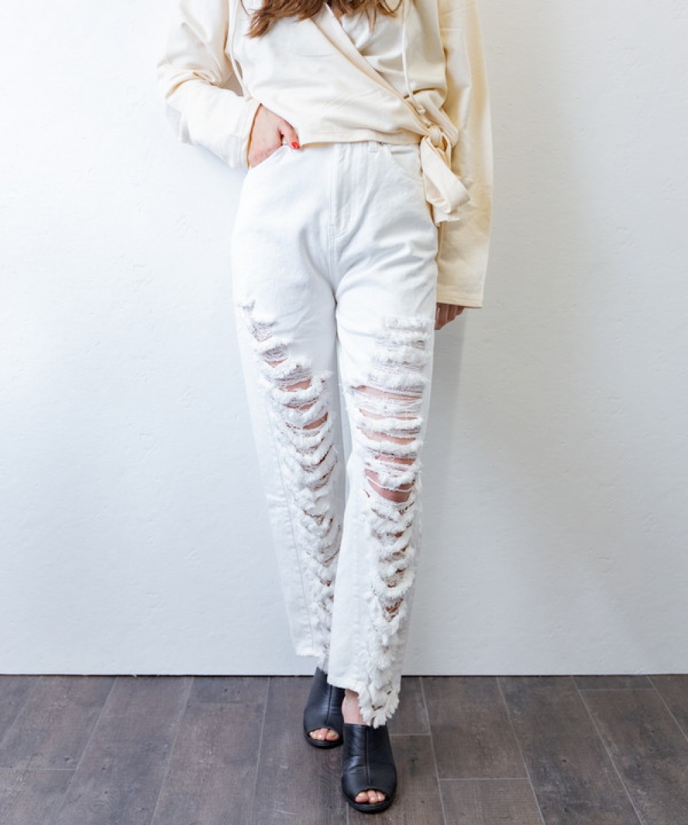 Broken denim pants