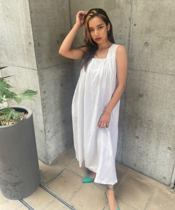 SQUARE NECK LINEN  ONE-PIECE