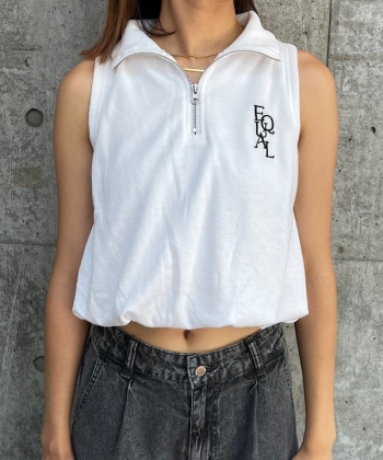 Sleeveless cropped tops