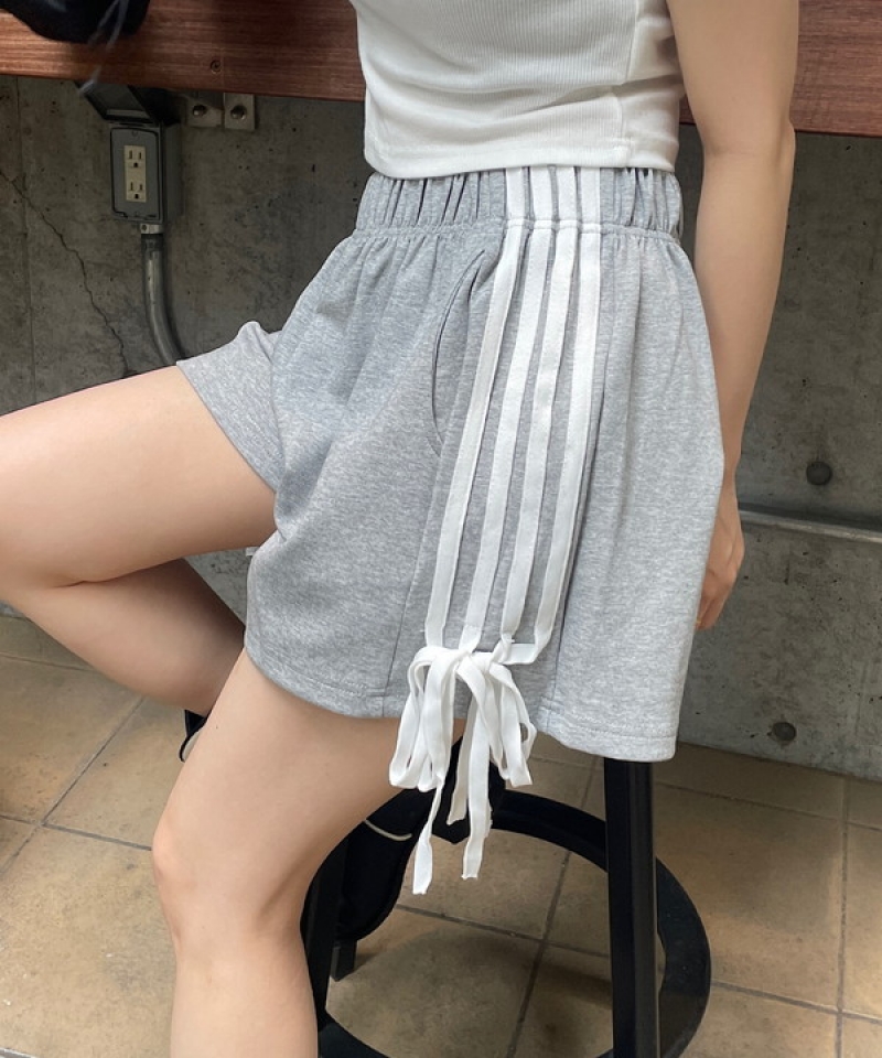 Line ribbon short pants