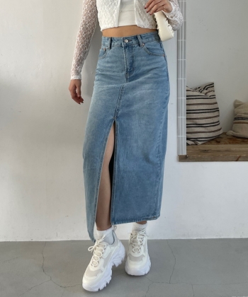 Slit denim skirt