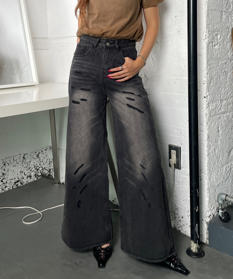 Broken denim pants
