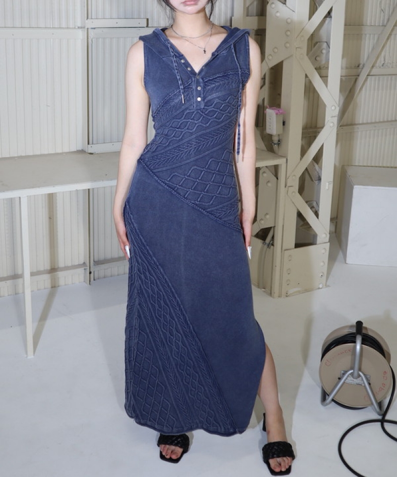 Sleeveless hooded knit maxi dress