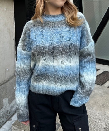Cable gradation knit pullover