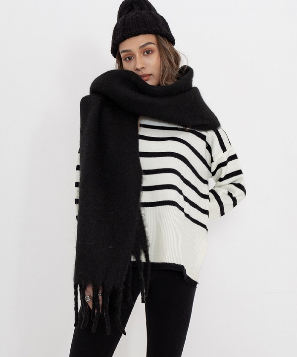 Fluffy long muffler