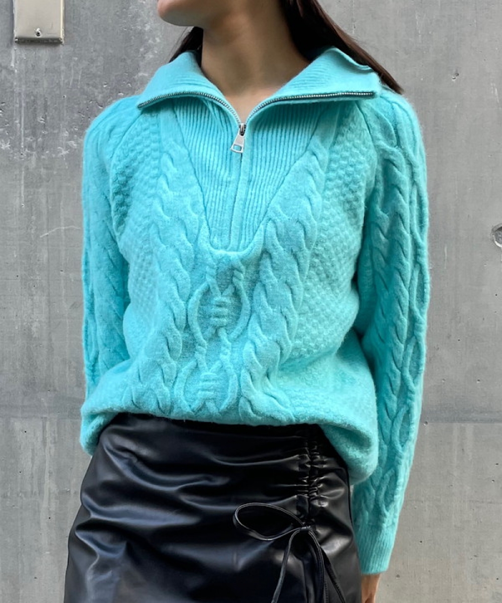 Halfzip cable knit pullover