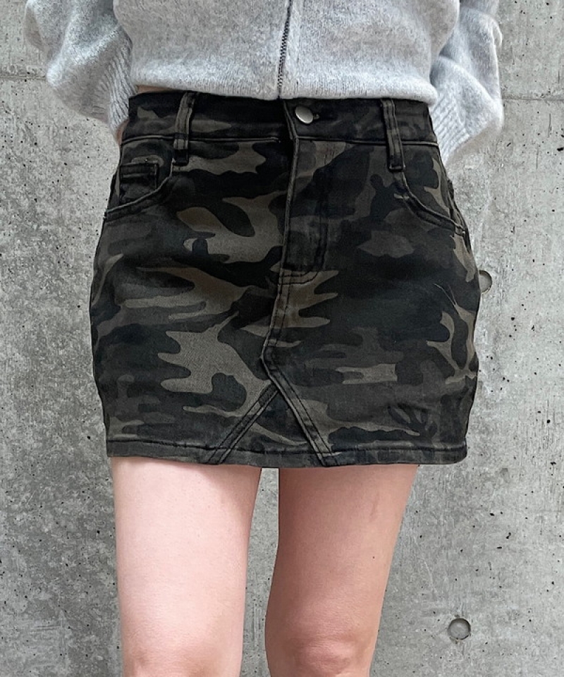 Cargo mini skirt