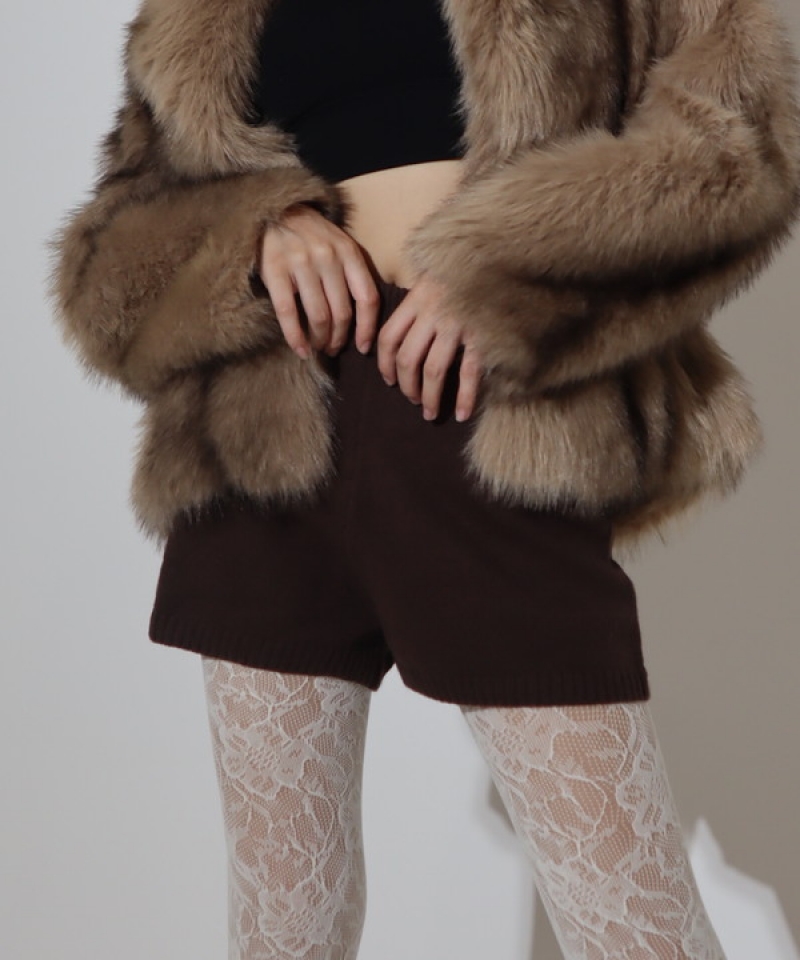 Short knit pants