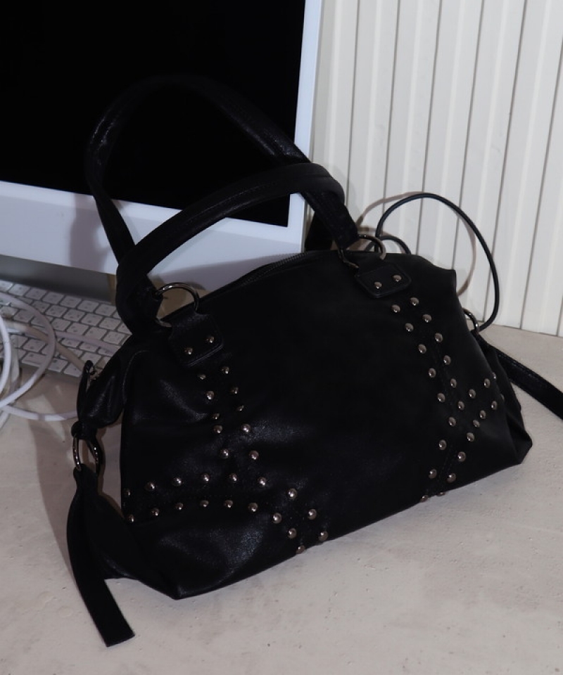 studs line handbag