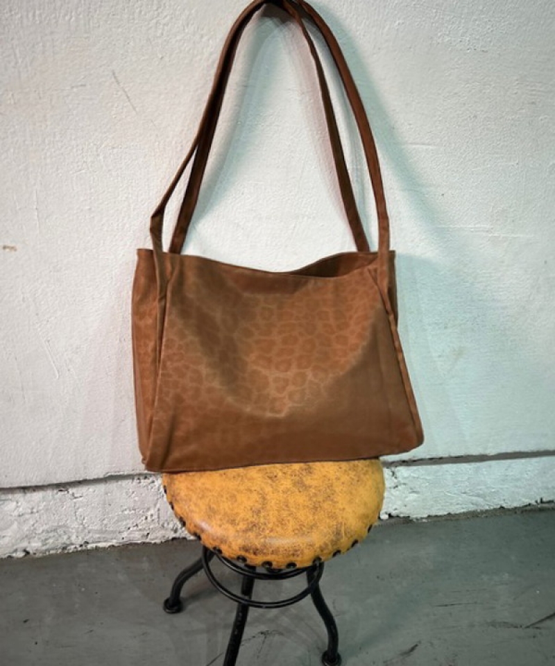 Leopard print tote bag